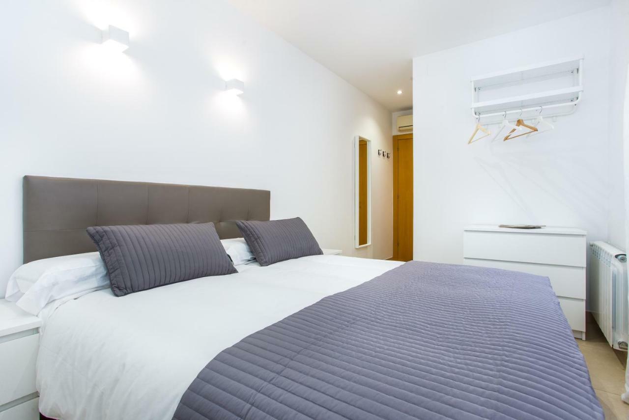 Feriapiso Apartments Palmer L'Hospitalet de Llobregat Bagian luar foto
