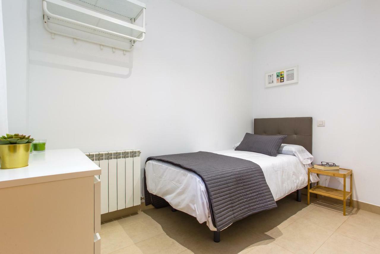Feriapiso Apartments Palmer L'Hospitalet de Llobregat Bagian luar foto